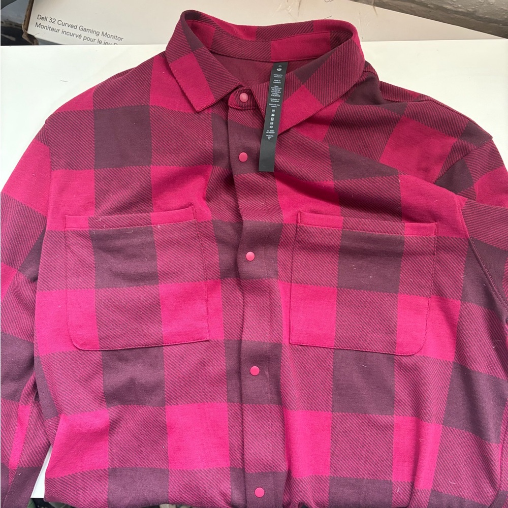 Men's XL Lululemon Soft knit Overshirt - Red plaid flannel